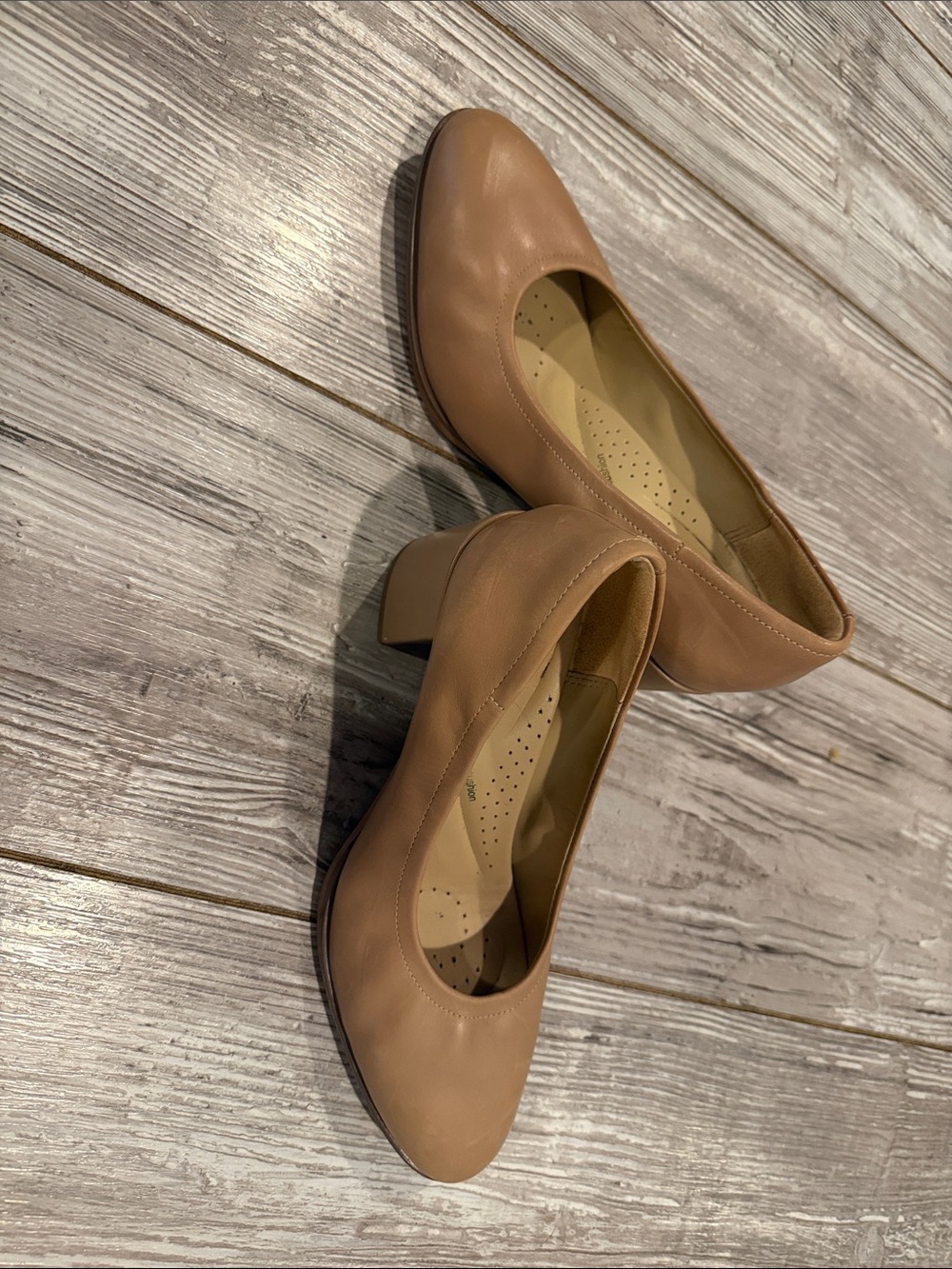 Clarks Women's Tan Low Block Heel Pumps
